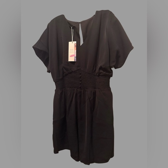 NWT Dokotoo Women’s Doll-man Short Sleeved Sports Jumper Black Sized L - Picture 9 of 10